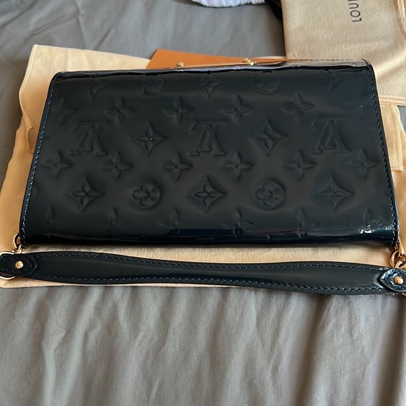 Lv authenic - Picture 2 of 4